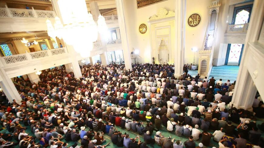 Кайран байрам в москве. Курбан байрам в питере. Байрам 16. Интервью с имамом. С праздником ураза байрам.