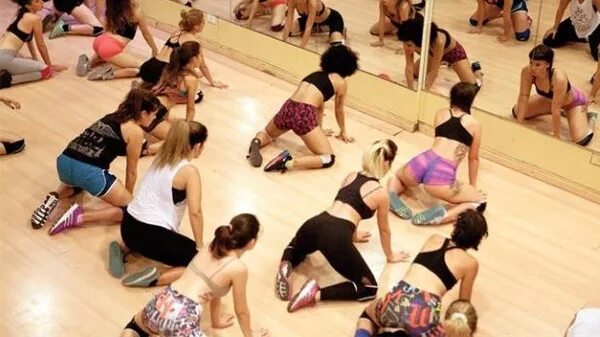Тверк moscow dance centre. Тверк lexy panterra. Как пишется тверка. Королева тверка lexy panterra. Тверк дома.