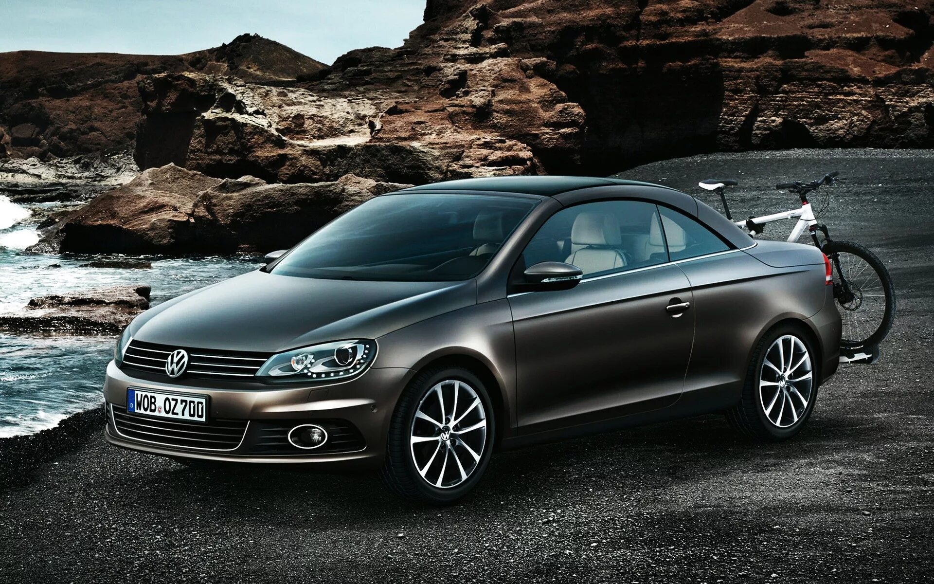 Volkswagen немецкий. Фольксваген ЭОС. Фольксваген ЕОС 2012. Volkswagen EOS Passat 2021. Фольксваген 2013.