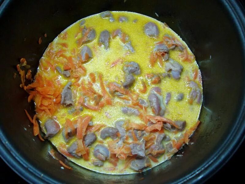 Как приготовить куриные желудки в мультиварке. Куриные желудки в мультиварке. куриные желудочки в мультиварке. куриные желудочки с овощами в мультиварке. желудки в мультиварке со сметаной.