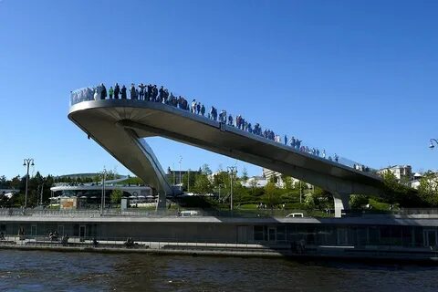 Стеклянный мост в москве над москвой рекой