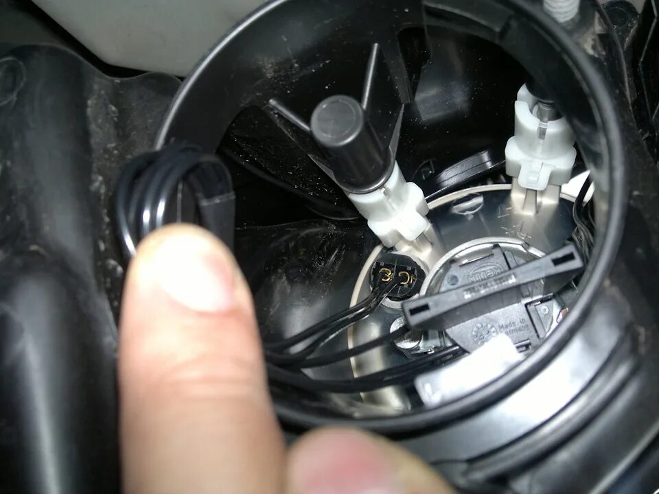 Как заменить лампочку габаритов на поло HELP! Что купить из H4 в ближний свет Volkswagen Polo Sedan, 1,6 л, 2013 года