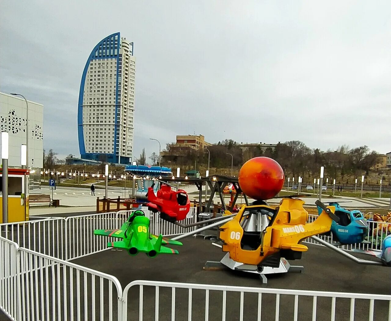 Тюбинг в развлекательных центрах. Развлечения для детей в волгограде. Акварель развлечения для детей. Космоклуб волгоград комсомолл. Развлечения для детей в волгограде.