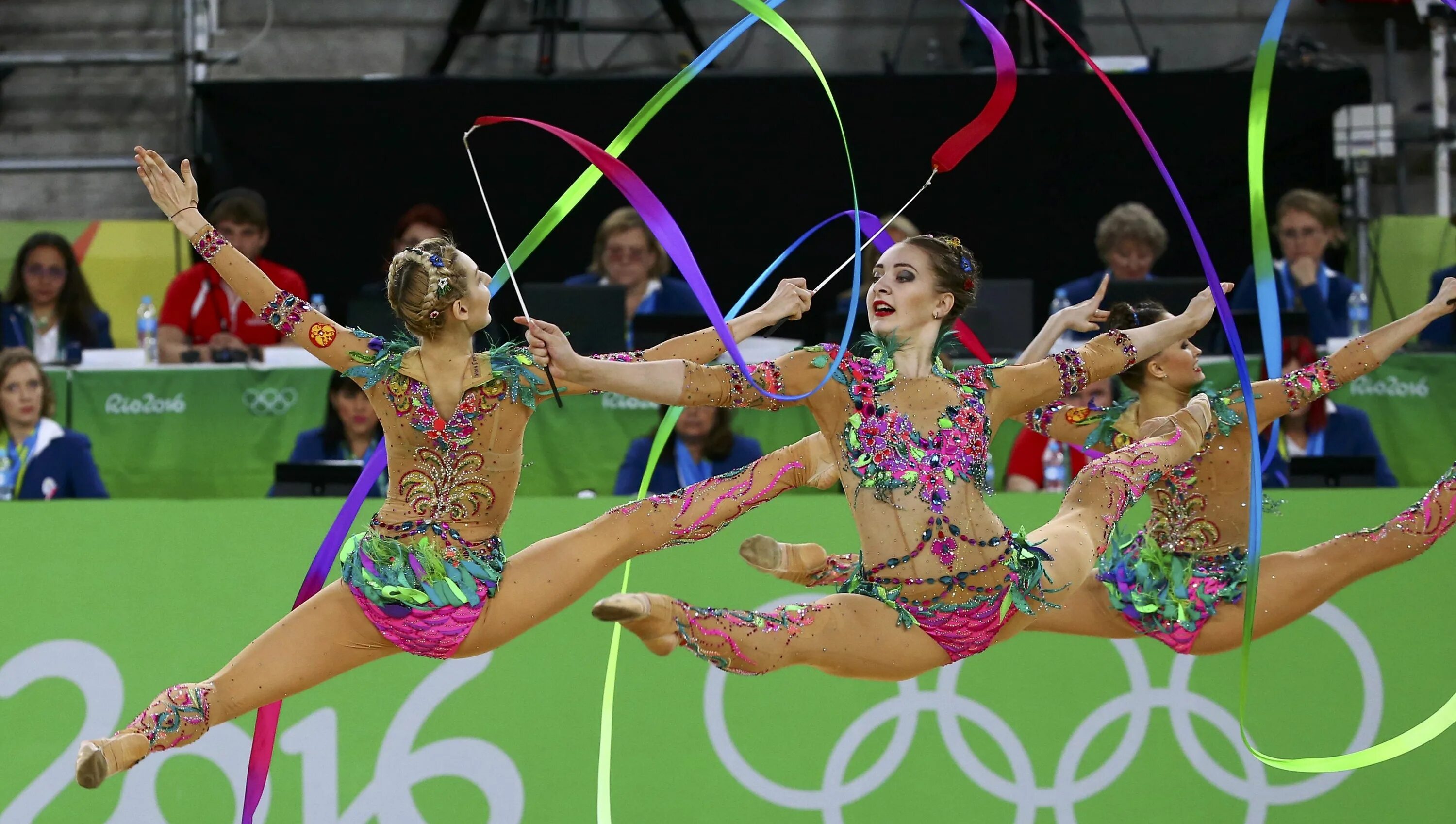 Художественная гимнастика сборная России групповые в Рио. Художественная гимнастика Рио 2016 групповые. Спорт вокруг соревнования по художественной гимнастике