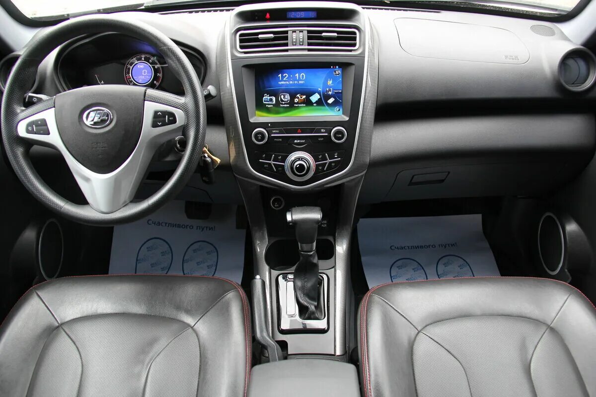 Лифан х60 какой бензин. Лифан х60 какой бензин. Lifan, модель 215800, 2012. Лифан x60 автомат. Лифан х60 1 поколение автомат.