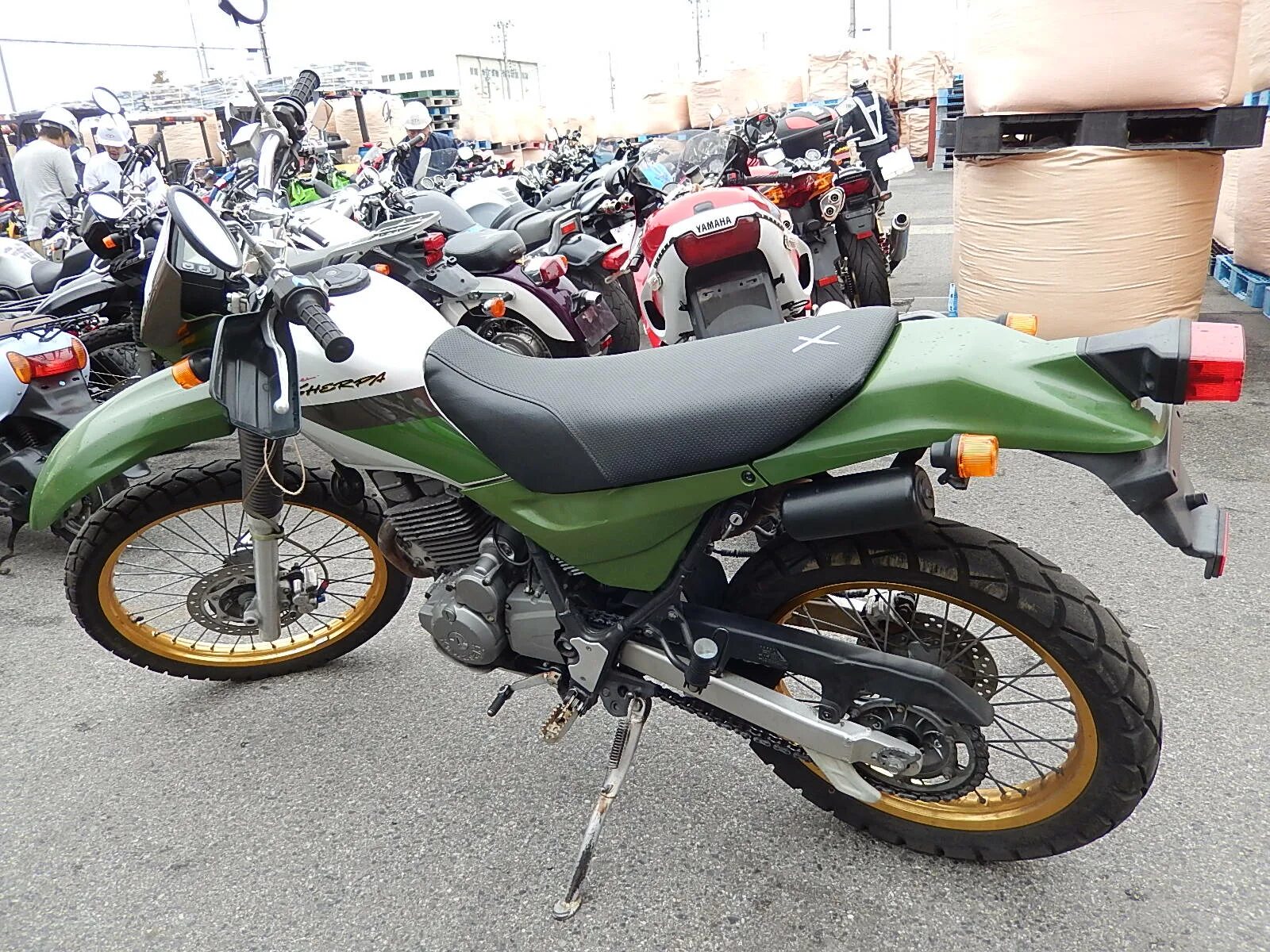 Yamaha super sherpa 250. Мотоцикл кавасаки супер шерпа. Кавасаки супер. Багажник на кавасаки супер шерпа 250. Kawasaki sherpa 2021.