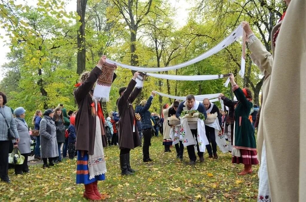 Республика 14 октября. Покров праздник традиции. Покров народный праздник. Фольклорный праздник. Осенние обряды.