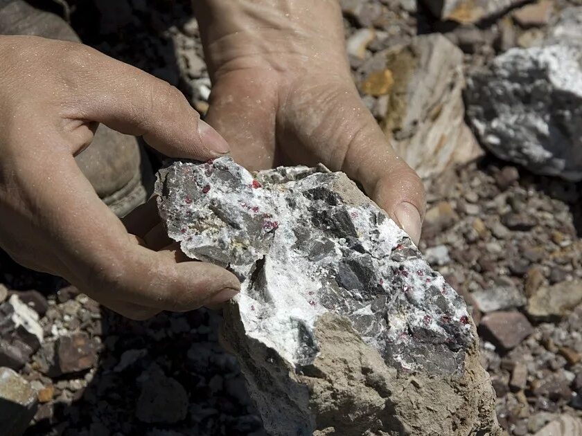 Полезные ископаемые добывали в окрестностях екатеринбурга
