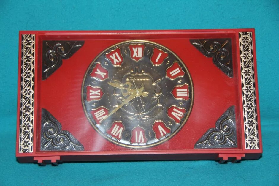 Часы молния настольные красные. Челябинский часовой завод молния ссср. Часы молния ссср настольные. 57128н часы молния. Часы молния настольные 1960.