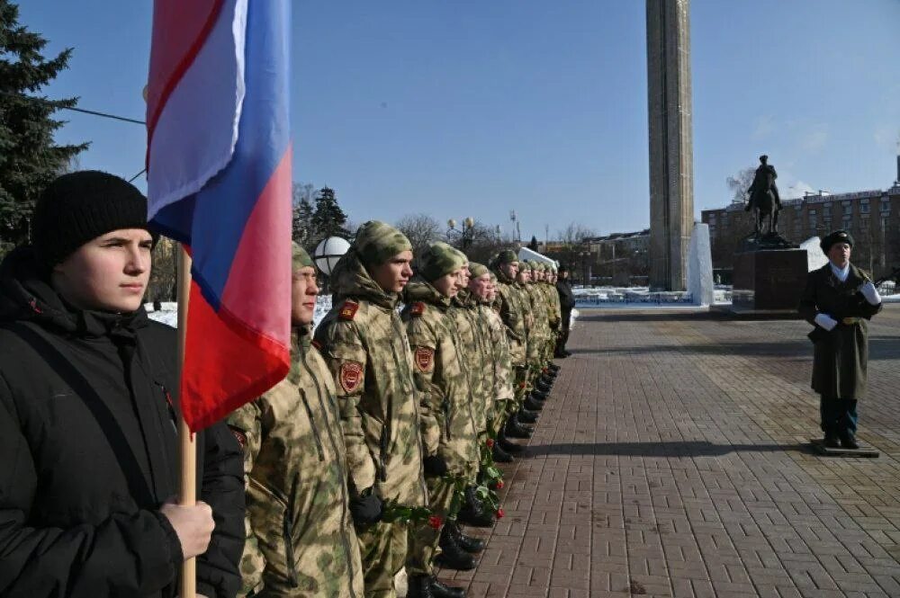 Пасечник лнр. В. Герб лнр в хорошем качестве. Земельный лнр. День республики лнр.