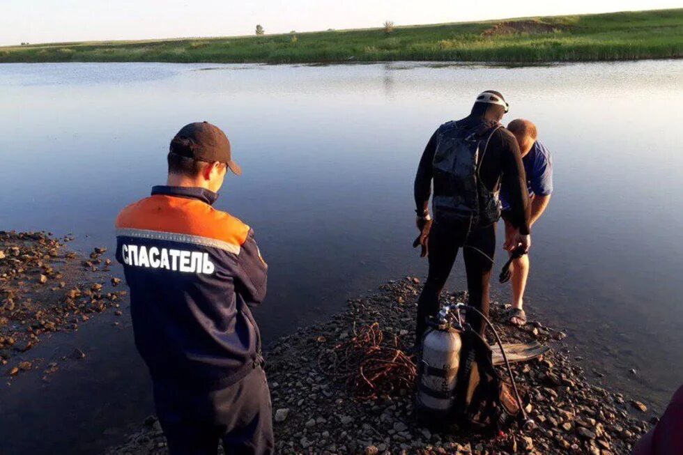 Утонувшие девочки в Саратовской области. Утопленники Саратовской области. Утонула не умела