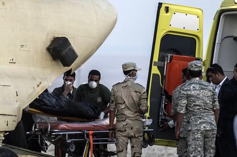 Как проходит опознание погибших. Тела погибших а321 в Египте. Крушение самолета в Египте 2015.