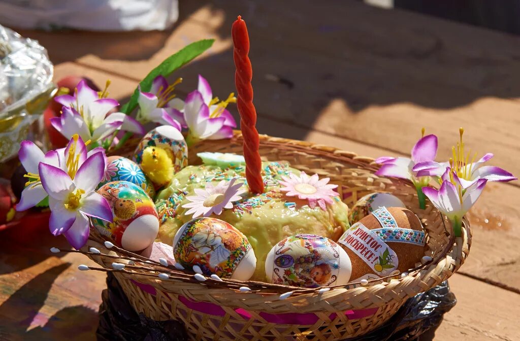 Пасха в субботу. Пасхальная суббота. Пасхальная ночь. Великая суббота пасха. Кулич в деревне.