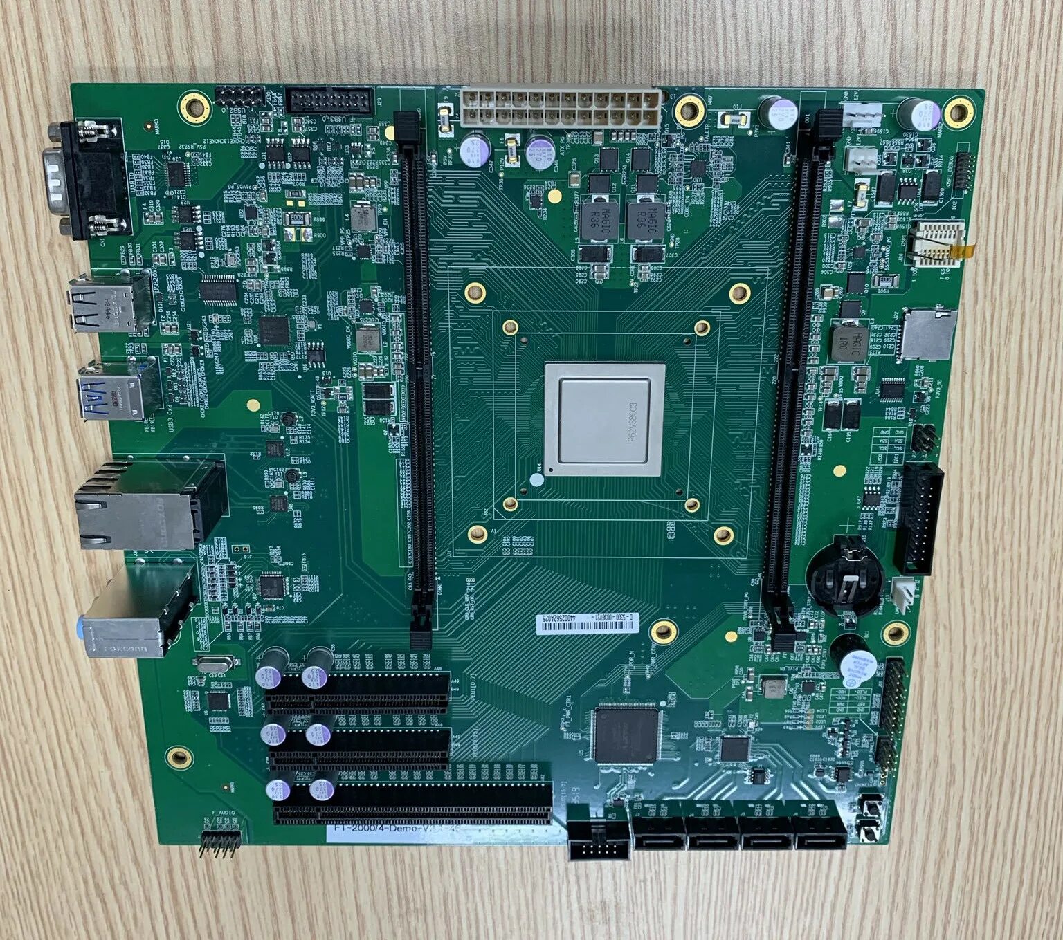 Desktop t9c4qcv материнская плата. Плата с Arm процессором m1. Arm ATX motherboard. Материнская плата микро АТХ.