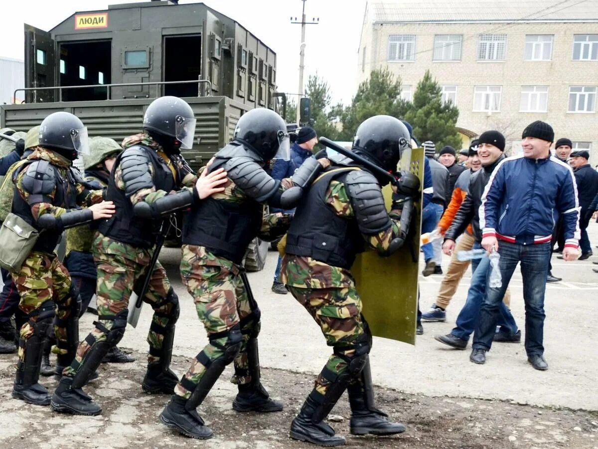 Полицейские учения. Омон росгвардии. Омон росгвардии. Мобилизация омона. Мобилизация омона.