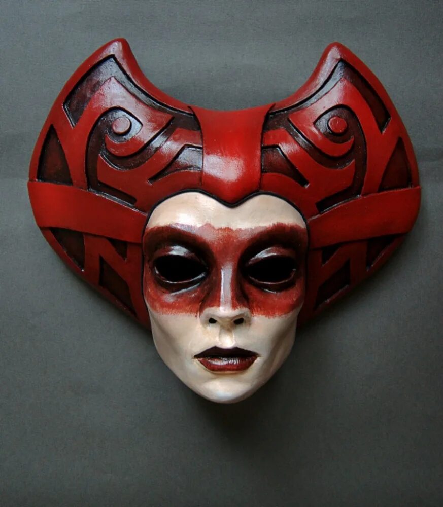 Когда будет следующая маска. Карнавальная маска. Уникальные маски. Маска маскарадная "красная". Карнавальная маска из кожи.
