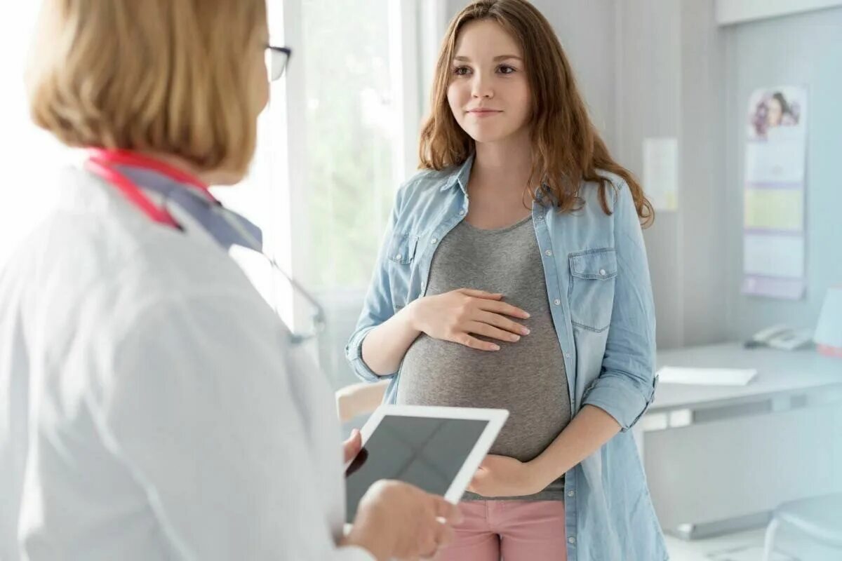 Беременные девочки подростки. Ранняя беременность у девушек. Проблемы ранней беременности. Ранняя беременность у подростков. Беременная девушка на раннем сроке.