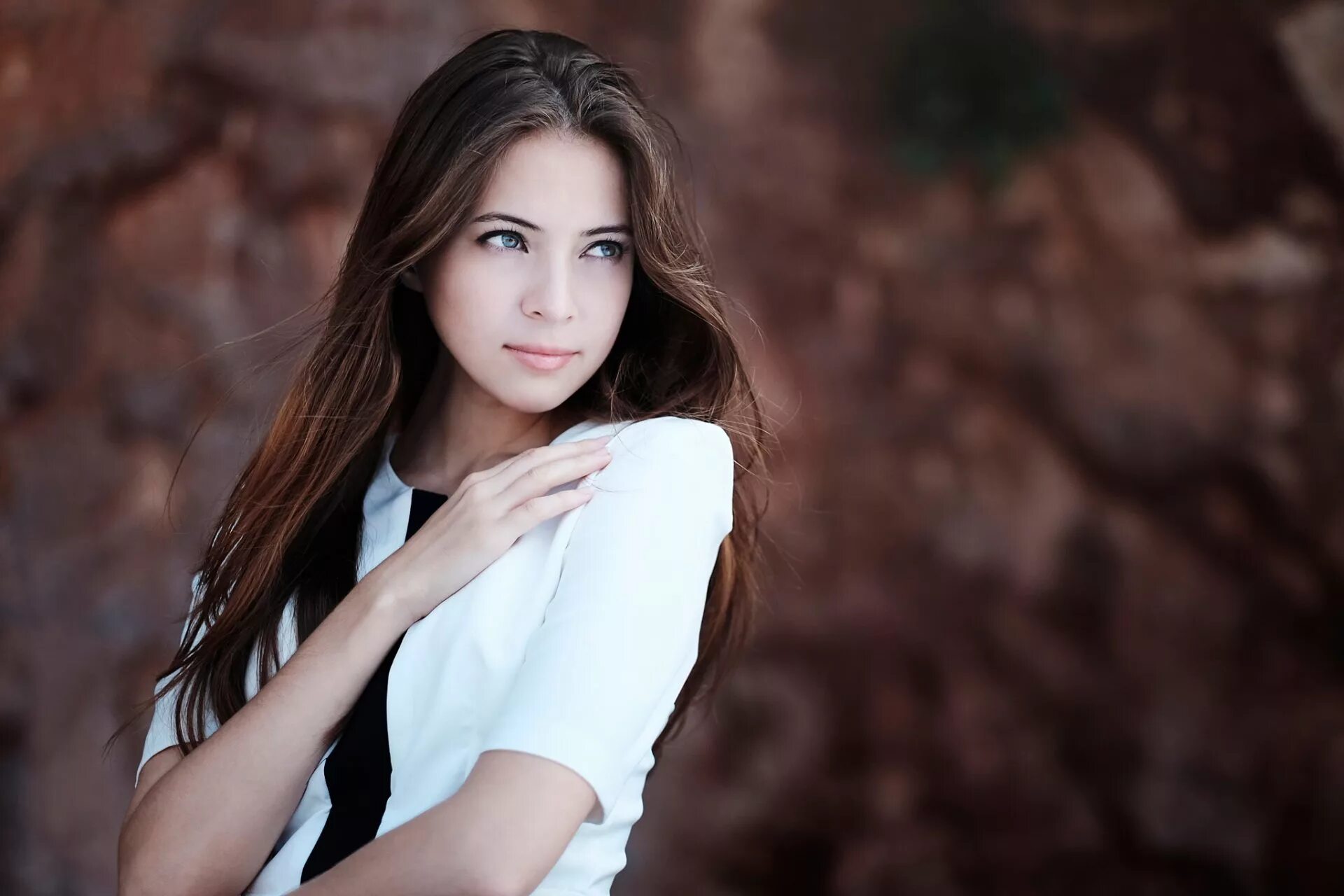 Фотки девушек 18. Кира Кириллова. Айгель Тугушева. Красивые девушки подростки. Милая девушка.