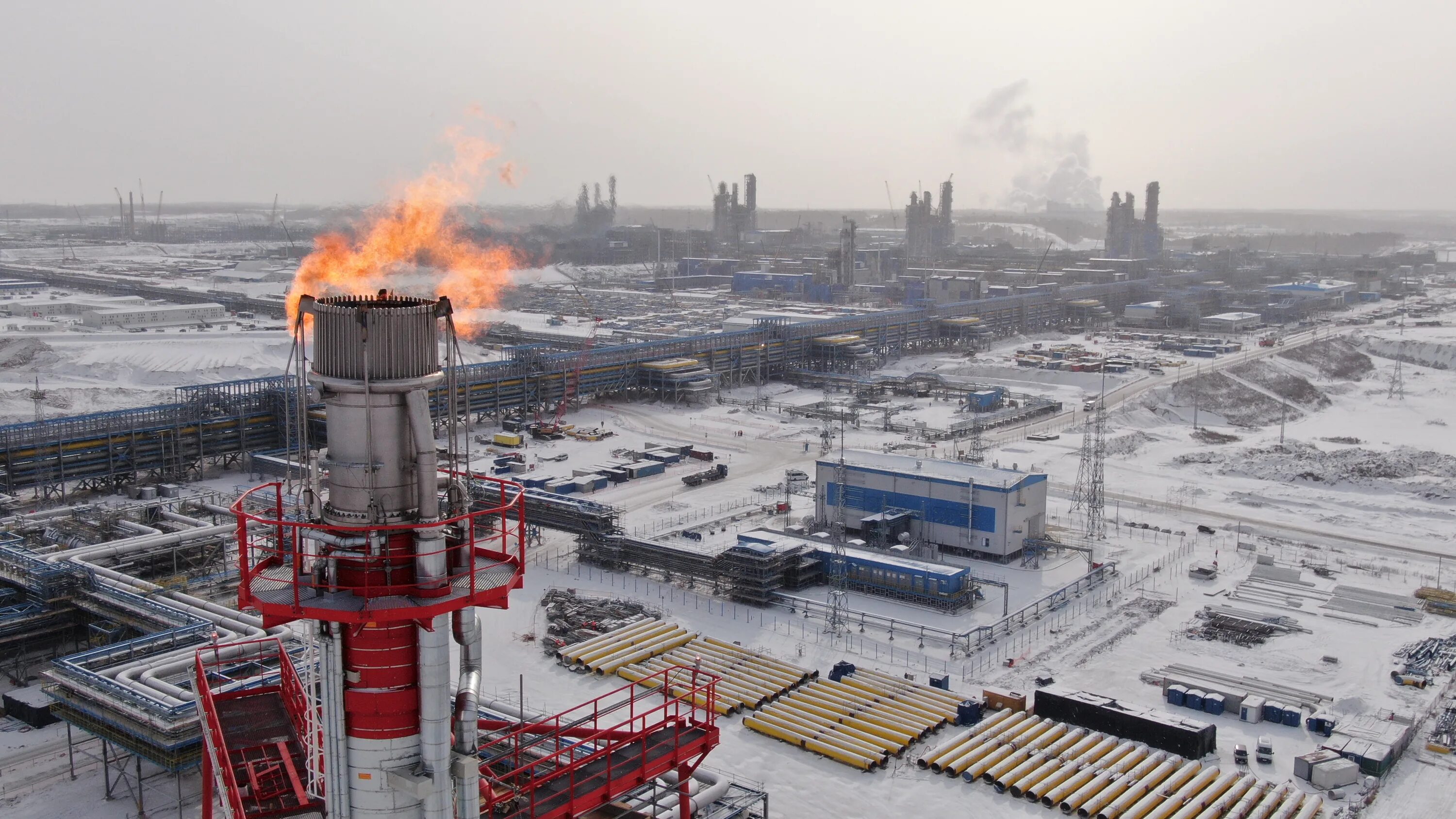 Амурская область производство. Амурский газоперерабатывающий завод. Завод ГПЗ Амурская область. Газоперерабатывающий завод Свободный Амурская область. Завод Газпрома в Амурской области.