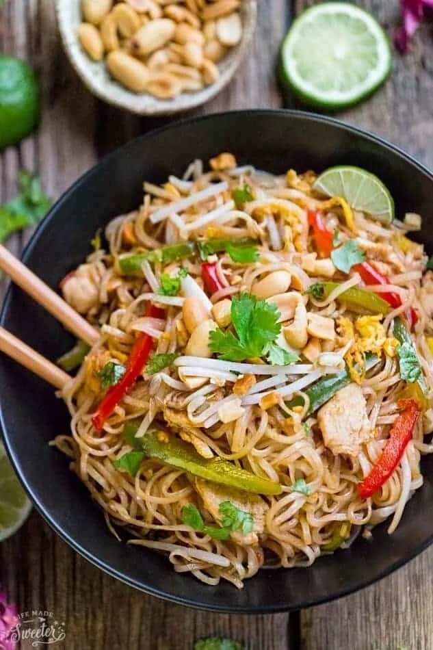 Тай Нудлс. Пад Тхай. Pad Thai Noodles. Пад Тай лапша еда.