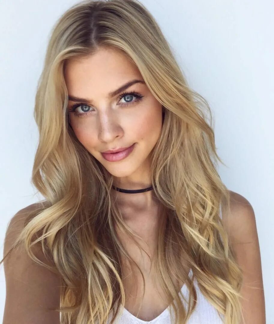 Marina Laswick 2020. Marina Laswick блонд.