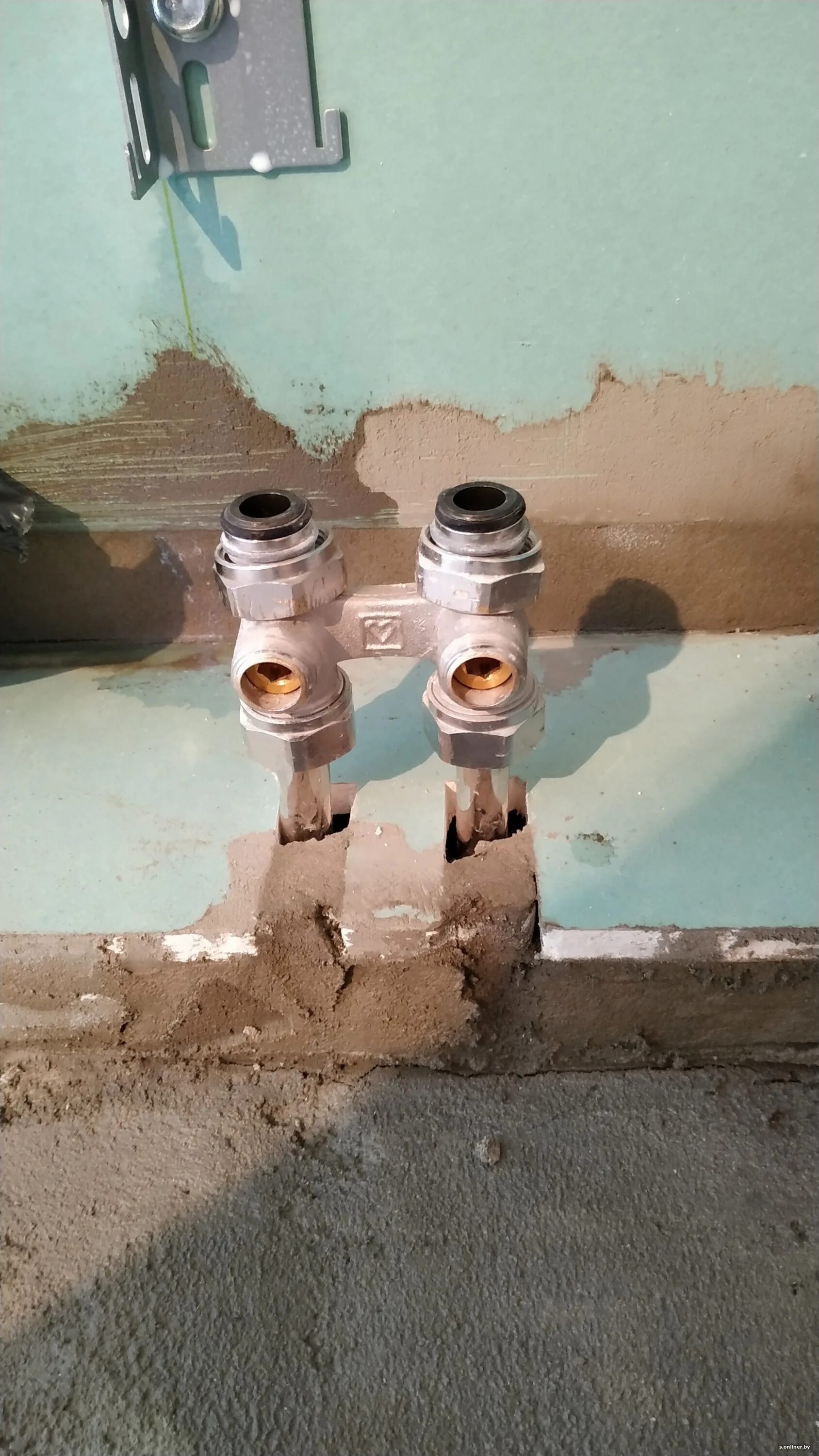 Узел для нижнего подключения стального радиатора шаровой 3/4"х1/2" угловой Terma