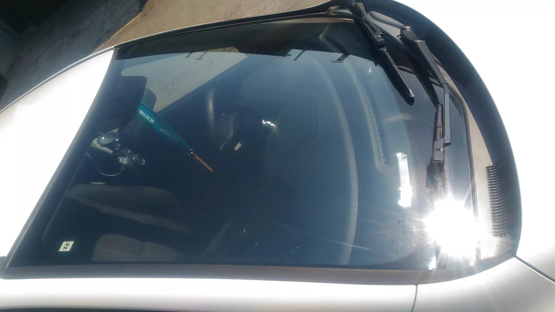 Стекло i30. Стекло лобовое i30 hyundai pd. датчик запотевания лобового стекла hyundai i40. лобовое стекло hyundai i40. хендай ай 40 лобовое.