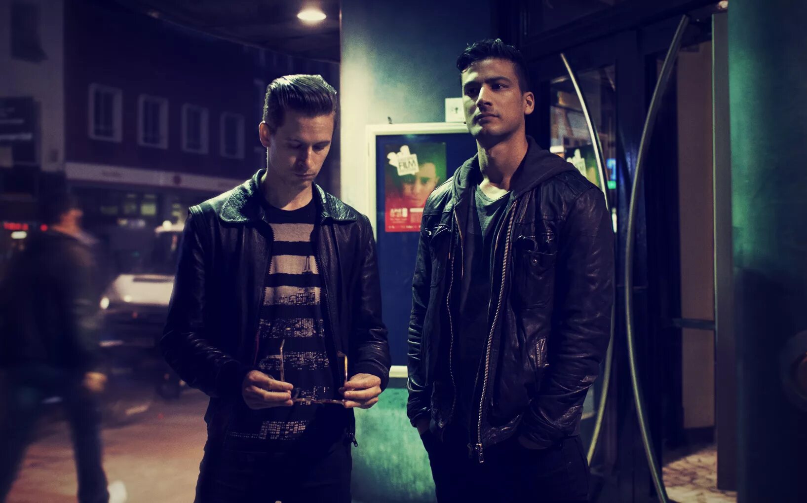 брат демотиватор. нейтан отбросы мемы. Empathy test вокалист. песня тут пацаны. раз раз раз это карл маркс.