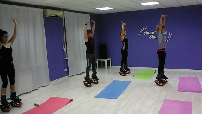 24 занятий. Занятия по стриппластике. Фитнес тренировка. Детский фитнес. Занятия в спортзале.