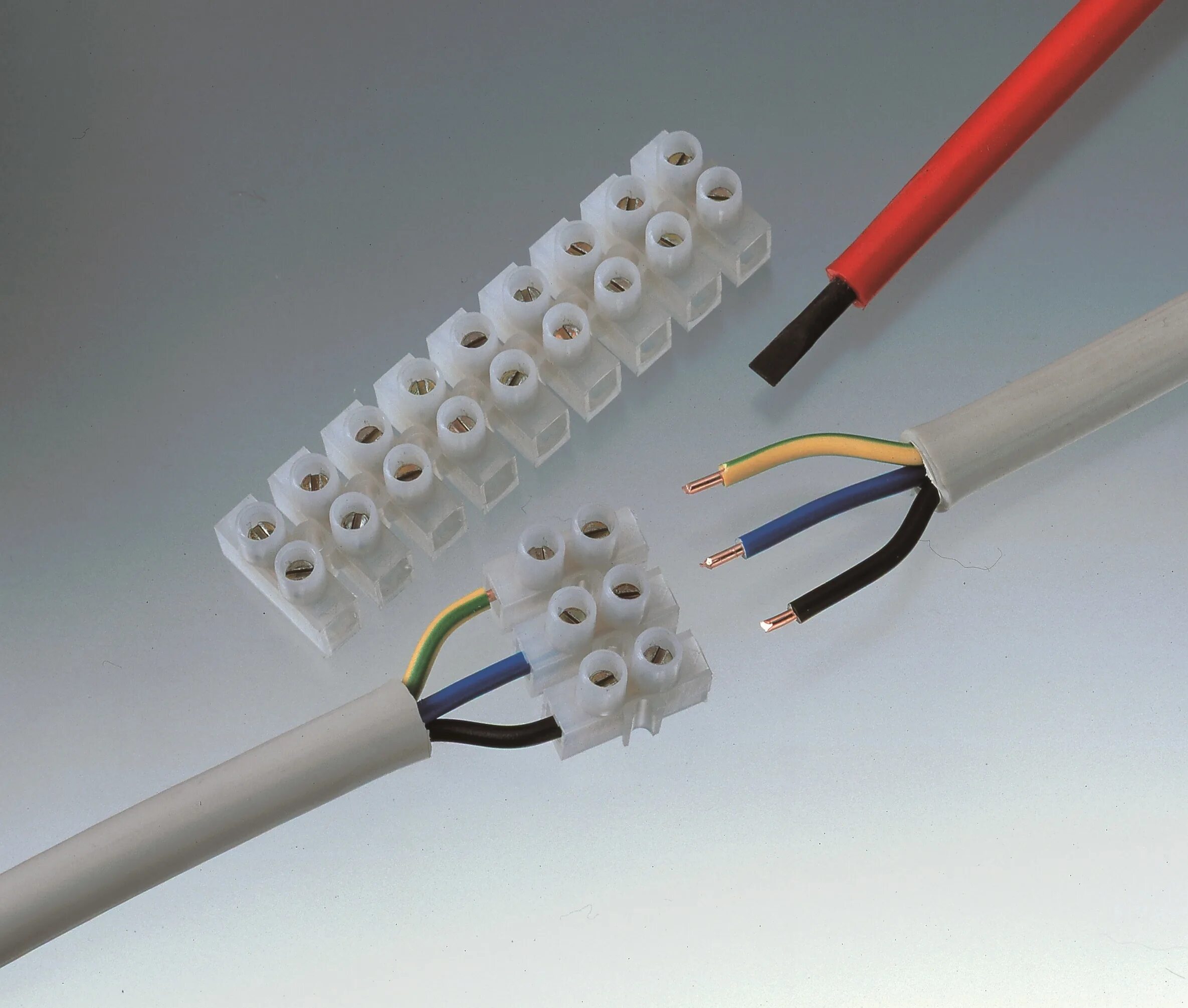 Соединение электрических кабелей