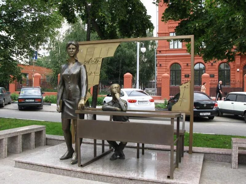 В Энгельсе в следующем году может появиться свой сквер Первой учительницы - ИА "
