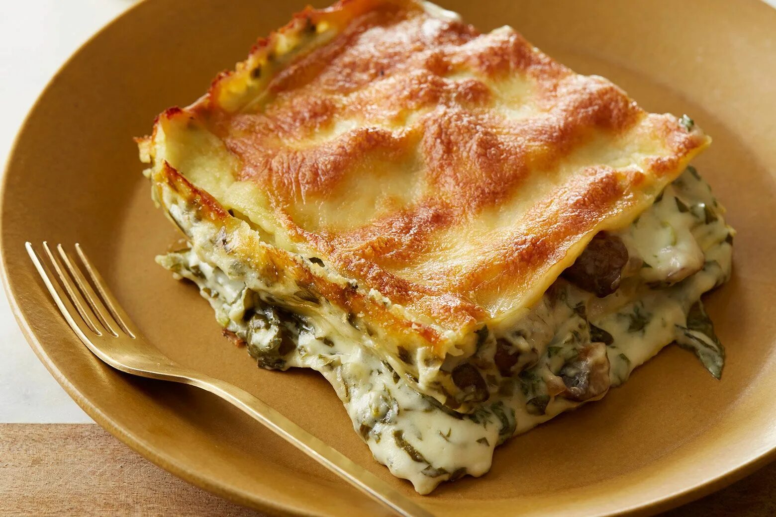 Лазанья (Lasagne). Итальянская лазанья. Необычная лазанья. Лазанья с фаршем в духовке.