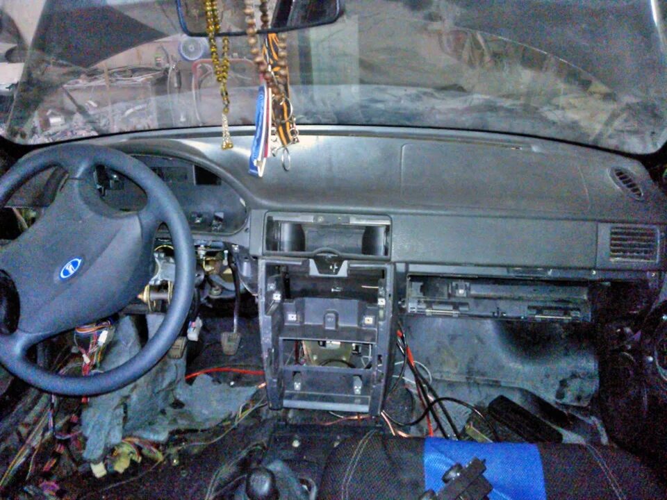 Панель от приоры на 2112 - Lada 21124, 1,8 л, 2006 года стайлинг DRIVE2