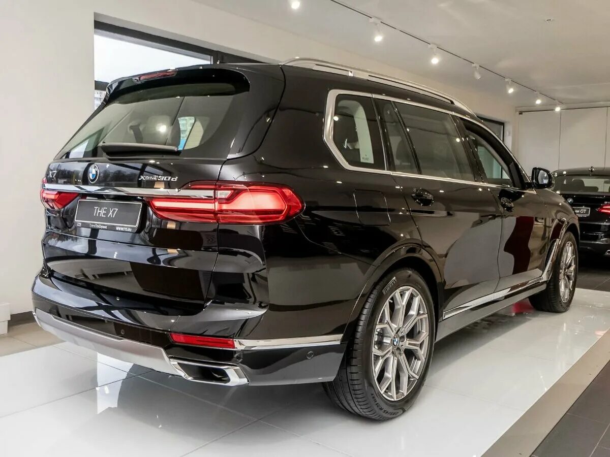 Bmw x7 сколько. BMW x7 30d. BMW x7 комплектации. BMW x7 g07 2019. БМВ Икс 7 черный.