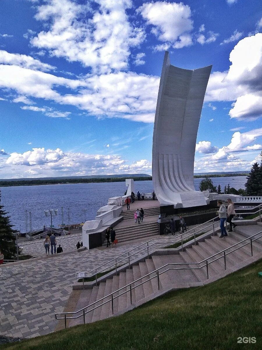 Ладья на набережной в Самаре. Памятник Ладья в Самаре на набережной. Ладья с Волги Самара. Ладья самара набережная