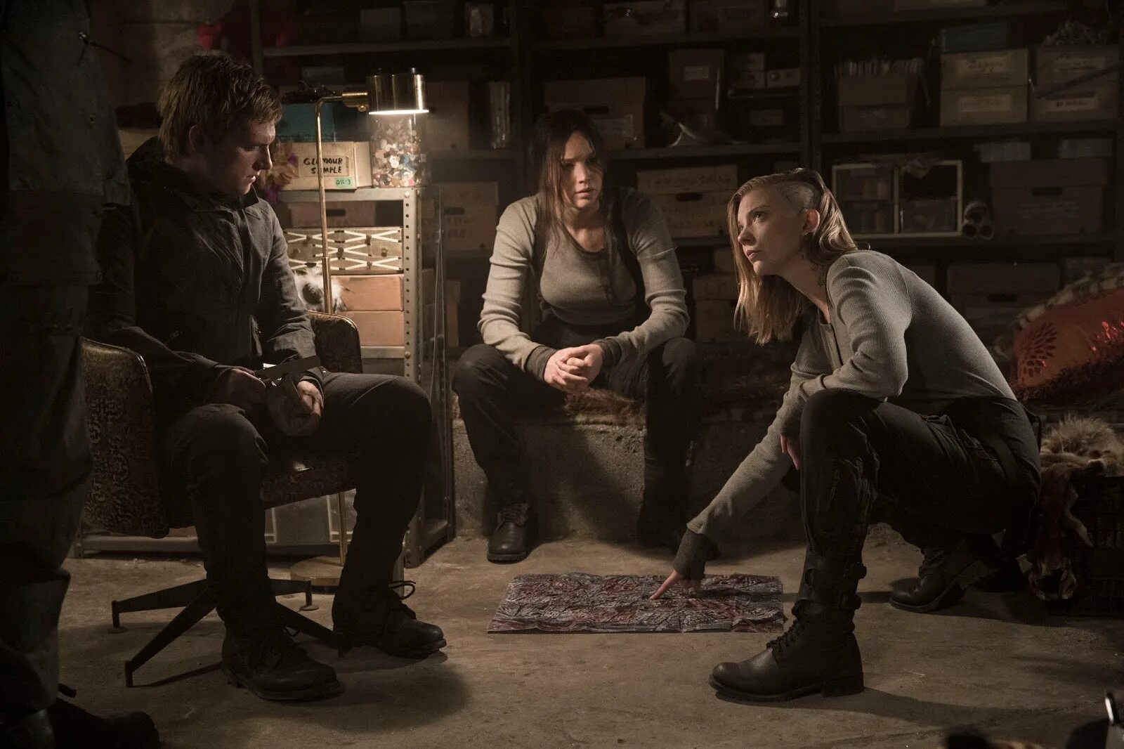 Голодные игры сойка пересмешница постер. Китнисс эвердин фото. Голодные игры сойка-пересмешница часть 2. Голодные игры 1 часть. Китнисс эвердин фото.