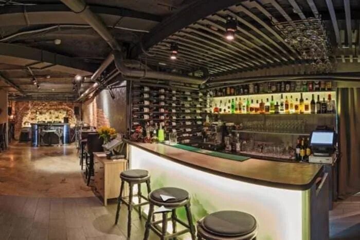 Бар winil. Винил и вино москва садовая-каретная улица. Винил и вино ресторан москва. Vinyl wine bar москва. Винила вино.