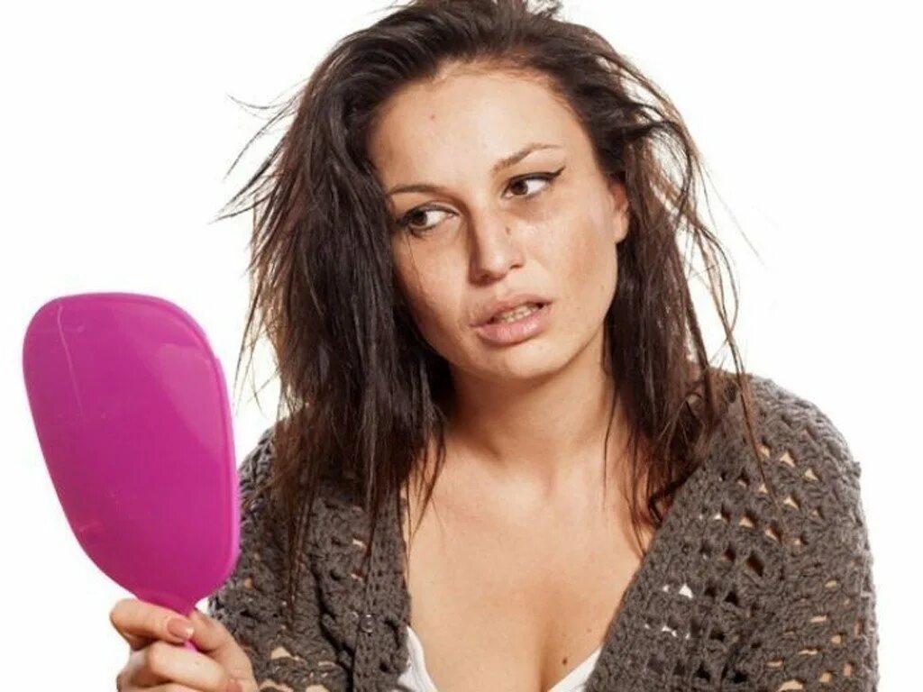 Камила морроне уличный стиль 2021. Кристен стюарт неопрятный вид. Брэд питт в рубашке. Джон гальяно стиль одежды в повседневной жизни. Алисия сильверстоун сейчас 2020.