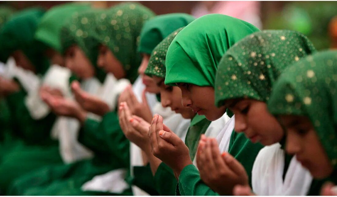 Целоваться во время уразы. Зеленый в Исламе. Зелёный цвет у мусульман.