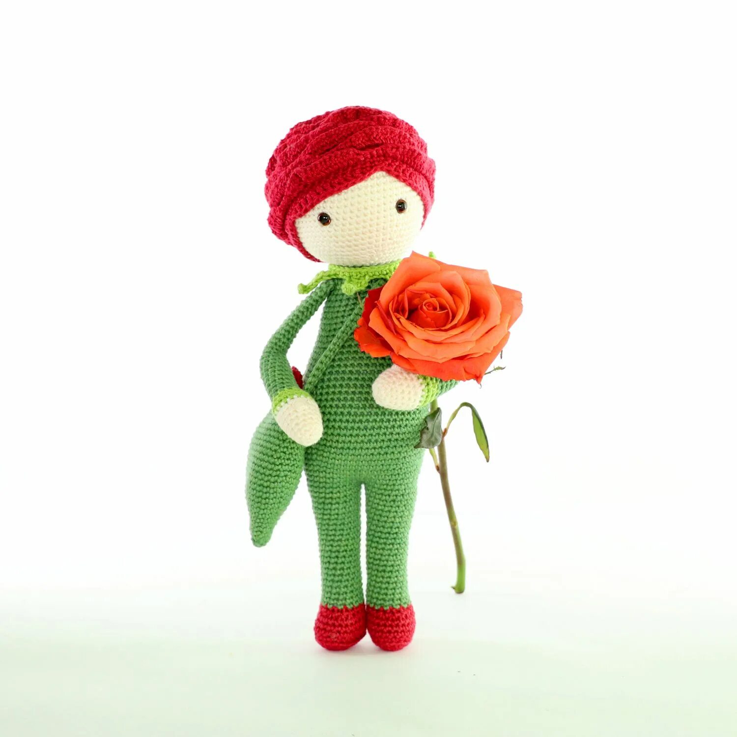 Кукла розочка вязаная. Кукла цветок крючком. Вязаная кукла гербера. Амигуруми роза. Цветочные куклы крючком.