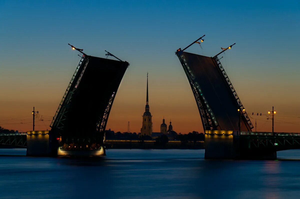 дворцовый разводной мост в санкт-петербурге. разведены мосты качестве. дворцовый разводной мост в санкт-петербурге. питер мост разводной дворцовый мост. раздвижные мосты в санкт-петербурге.
