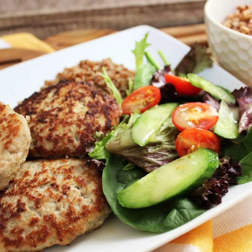 гречневые котлеты. гречнево куриные котлеты. куриные котлеты с гречкой. постные котлеты из гречки. котлеты из гречки.