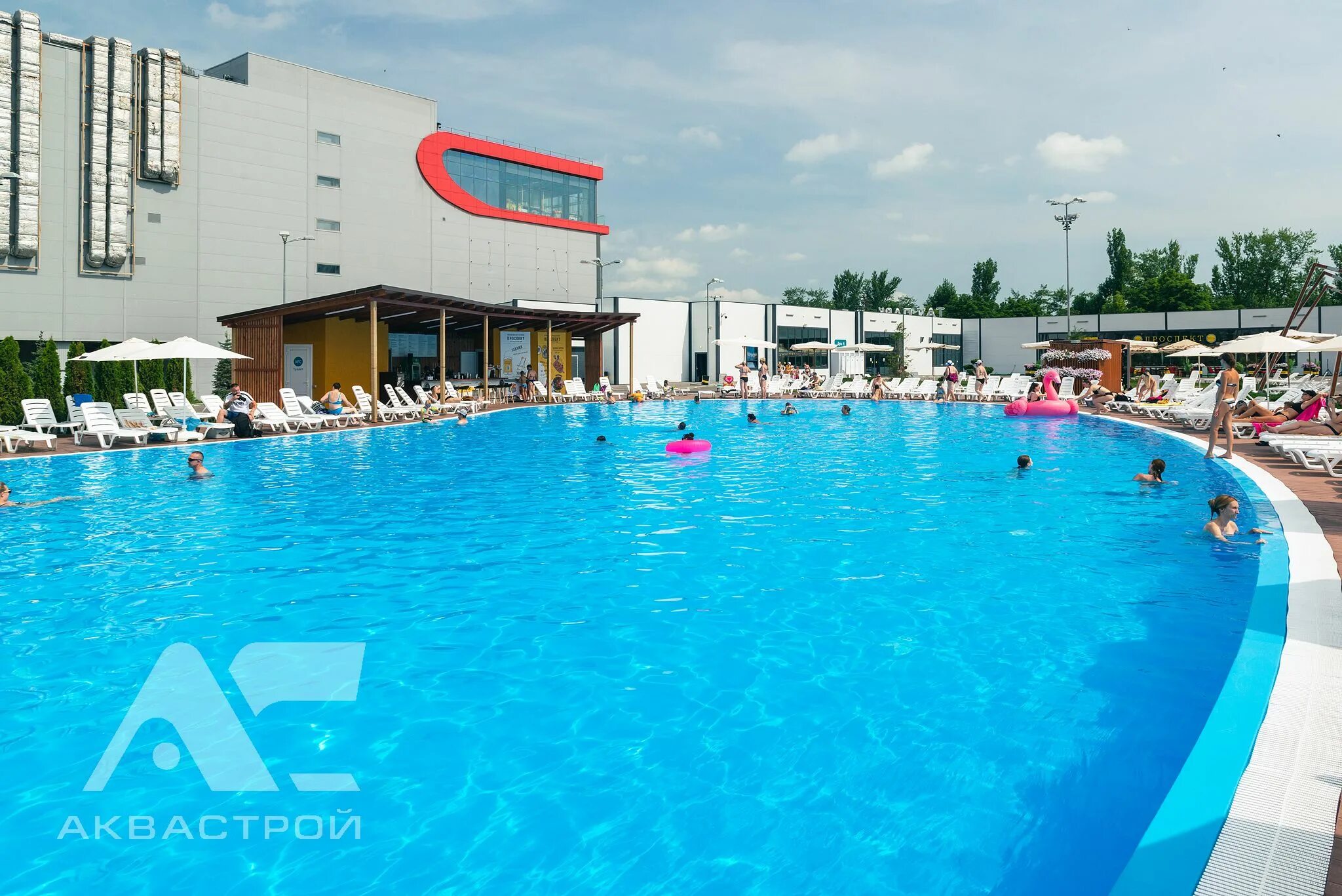 Тц тау парк галерея саратов. Бассейн тау парк саратов. Бассейн в тау парке саратов. Каток тау галерея саратов. Бассейн в тау парке саратов.