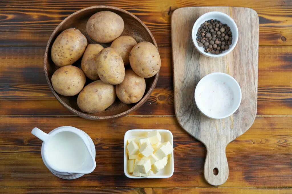 Какая картошка лучше для пюре. Ингредиенты для картофельного пюре. картошка при похудении. вкус картофеля. специи для вареного картофеля.