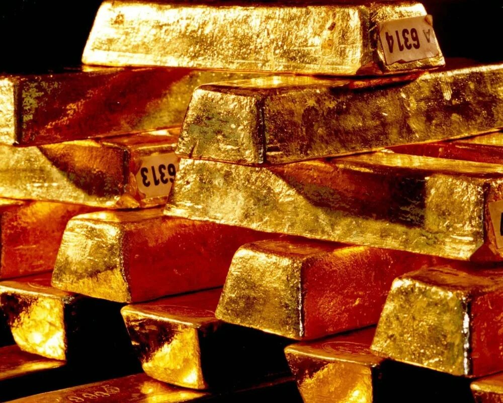 Обои золото. Гигантские перстни музей. Сплавы с золотом. Золото викингов. Музей археологии кольца.