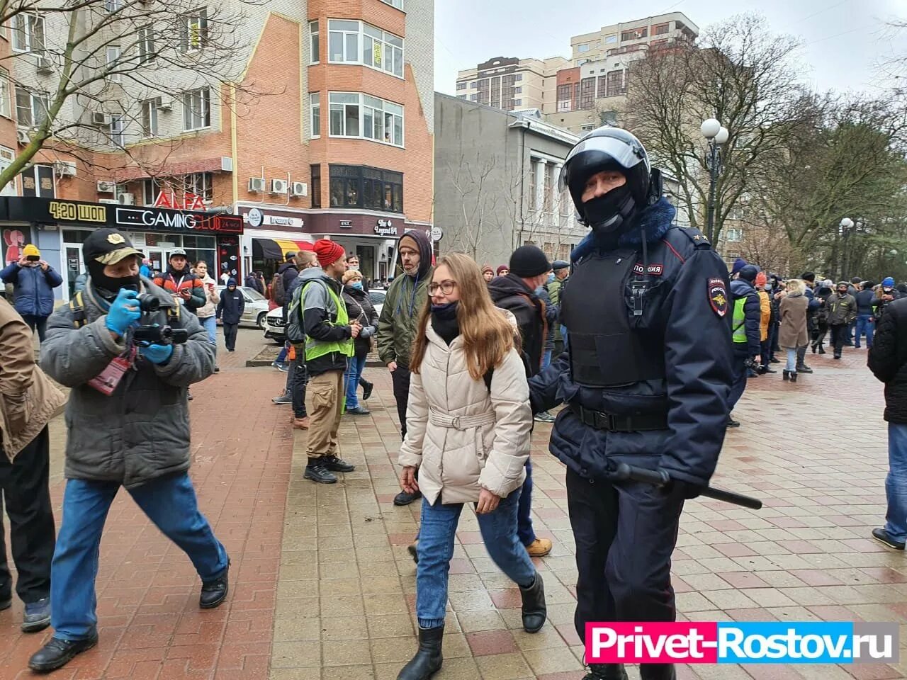 Акции арест. Митинг в Ростове. Митинг подростков в Ростове. Митинг в Ростове 31.01.2021 на Дону фото.