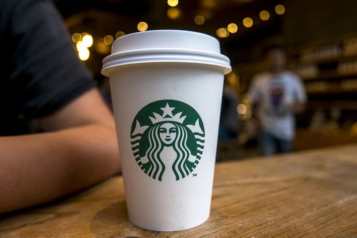 La imagen puede contener: bebida e interior Starbucks drinks, Starbucks drinks r
