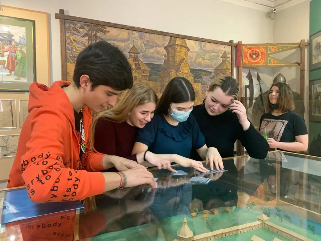 упаковщик на склад. упаковщик комплектовщик. работа в музеях без опыта работы. вакансии без опыта работы. школьный музей в школе презентация.