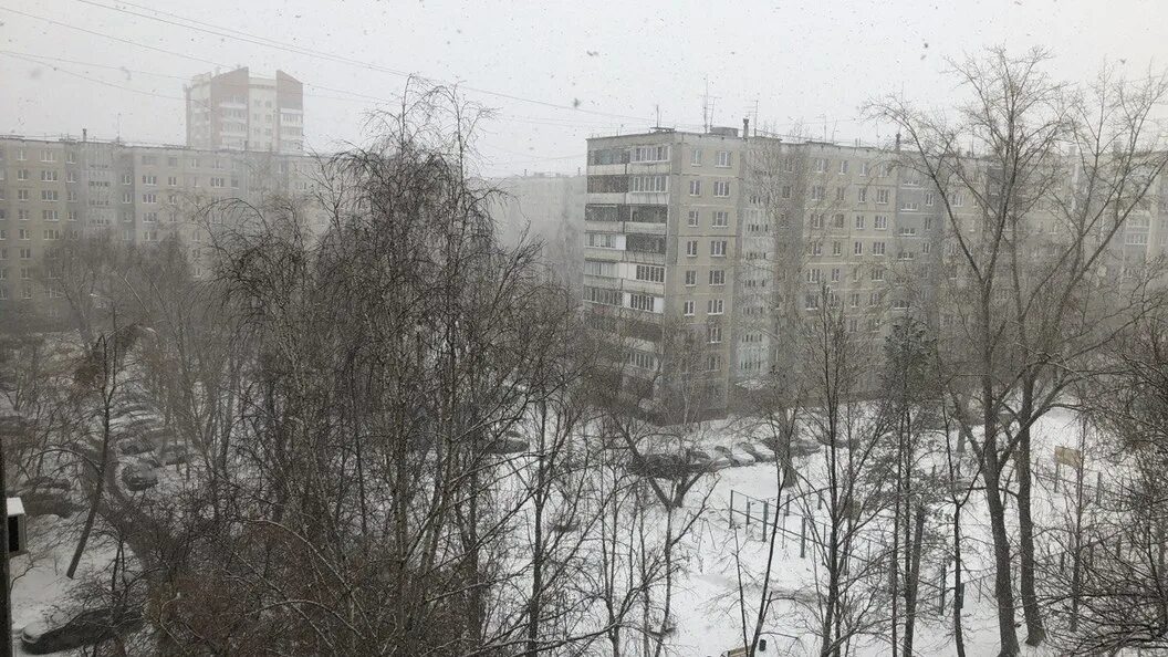 Погода в челябинске в 2023 году. Снегопад в Челябинске. Снегопад 2014 Челябинск. Вид из окна Челябинск. Снегопад в Челябинске сегодня.