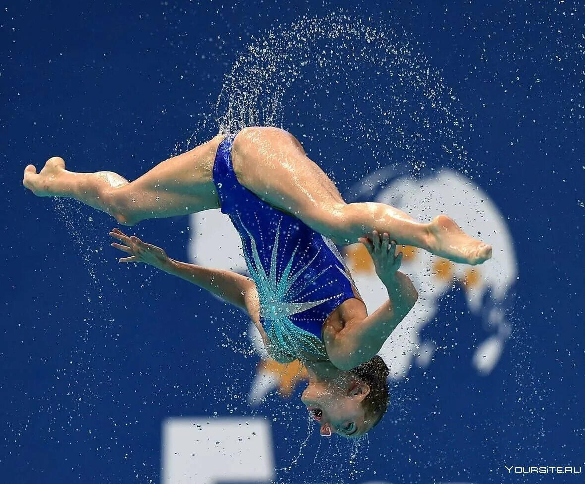 Елена посабцева синхронное плавание. Синхронное плавание поддержки. Синхронное плавание монтерей. Пловец в ластах. Синхронное плавание.